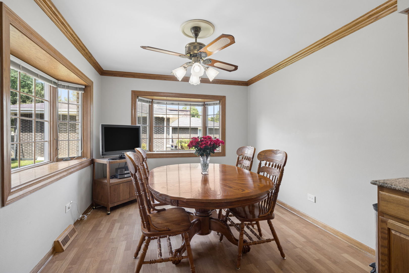 7802 Sawyer Road Property Photo 10