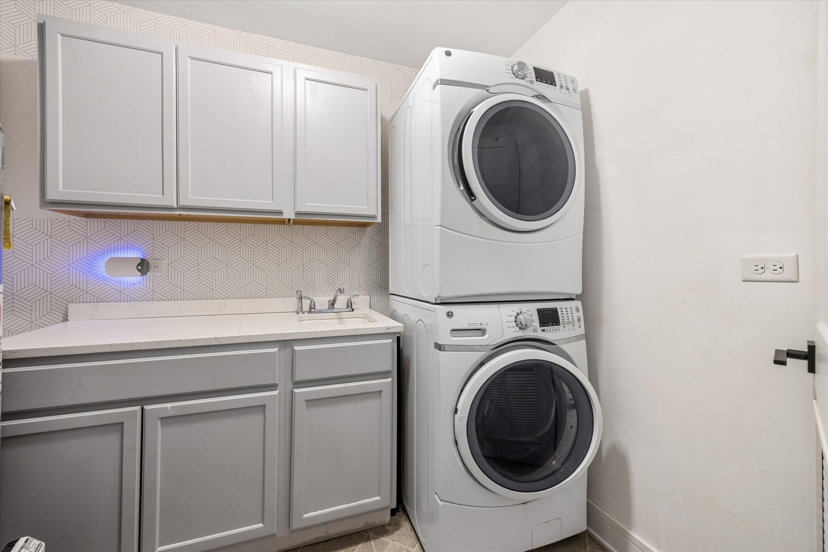 9744 Mill Drive E1 Property Photo 18