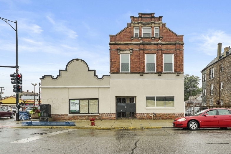 2556 S Albany Avenue 2 Property Photo 1