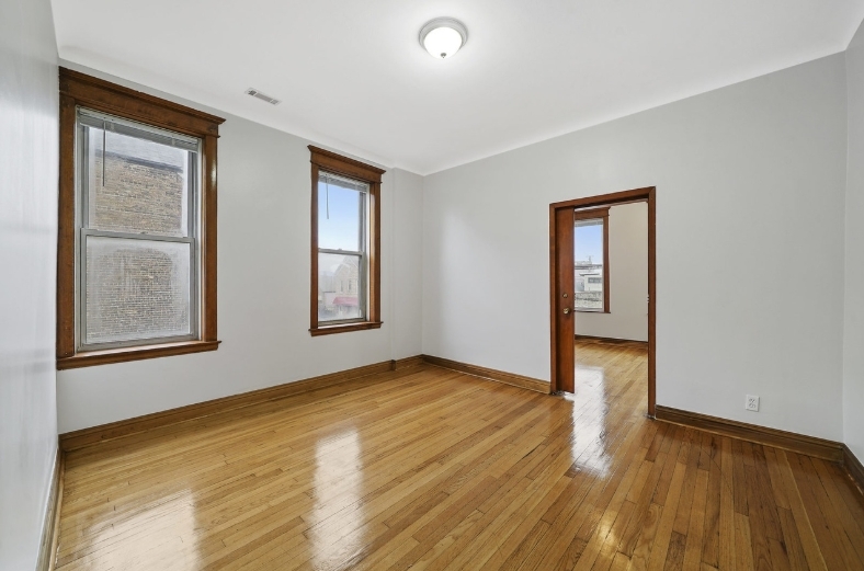 2556 S Albany Avenue 2 Property Photo 3