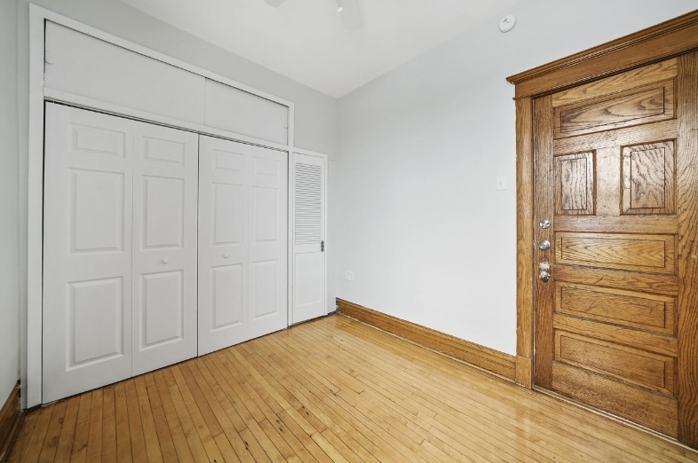 2556 S Albany Avenue 2 Property Photo 5