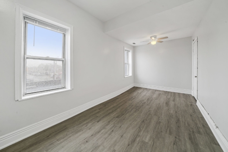 2556 S Albany Avenue 2 Property Photo 6