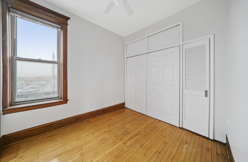 2556 S Albany Avenue 2 Property Photo 9