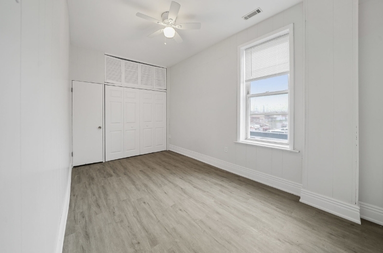 2556 S Albany Avenue 2 Property Photo 15