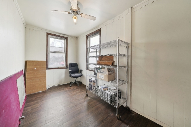 2556 S Albany Avenue 2 Property Photo 18