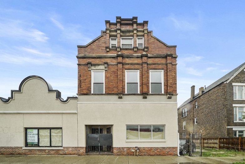 2556 S Albany Avenue 2 Property Photo 19