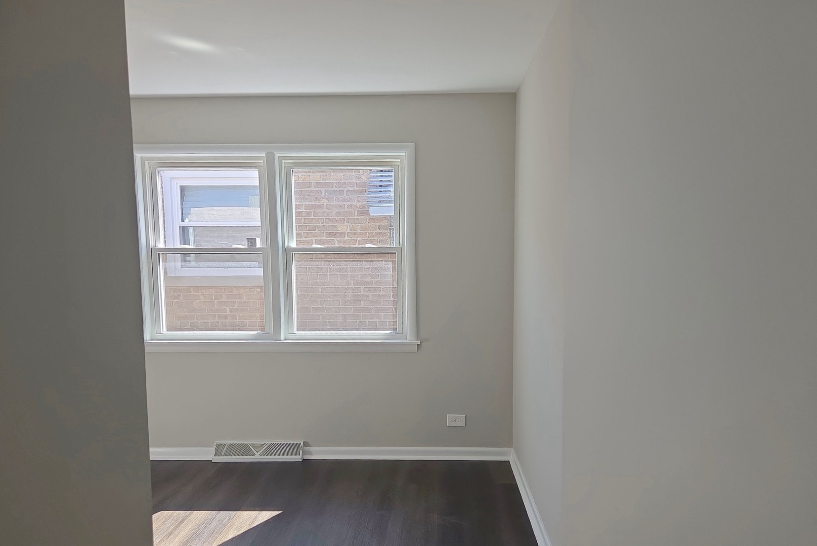 2252 E 92nd Place Property Photo 6
