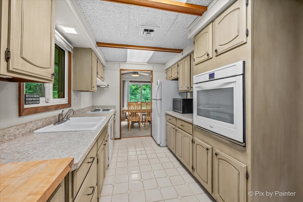 6n365 Essex Avenue Property Photo 13