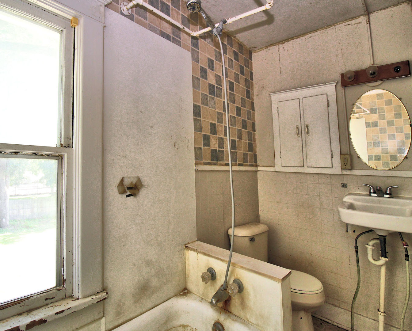 320 E Railroad Property Photo 17