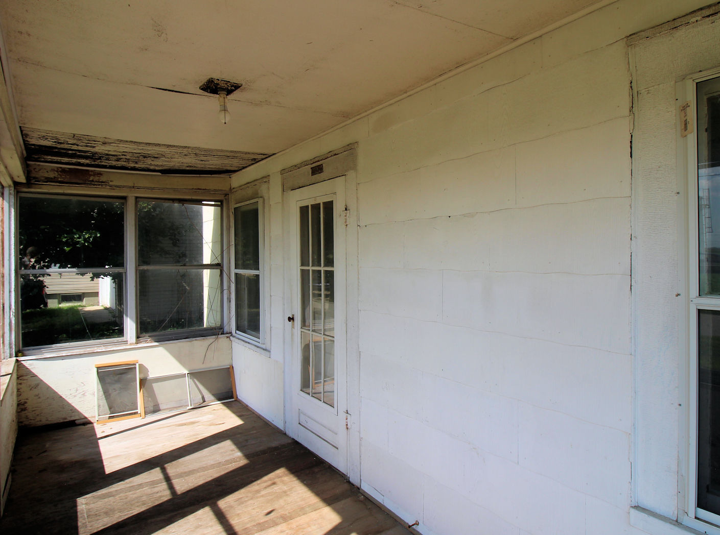 320 E Railroad Property Photo 21