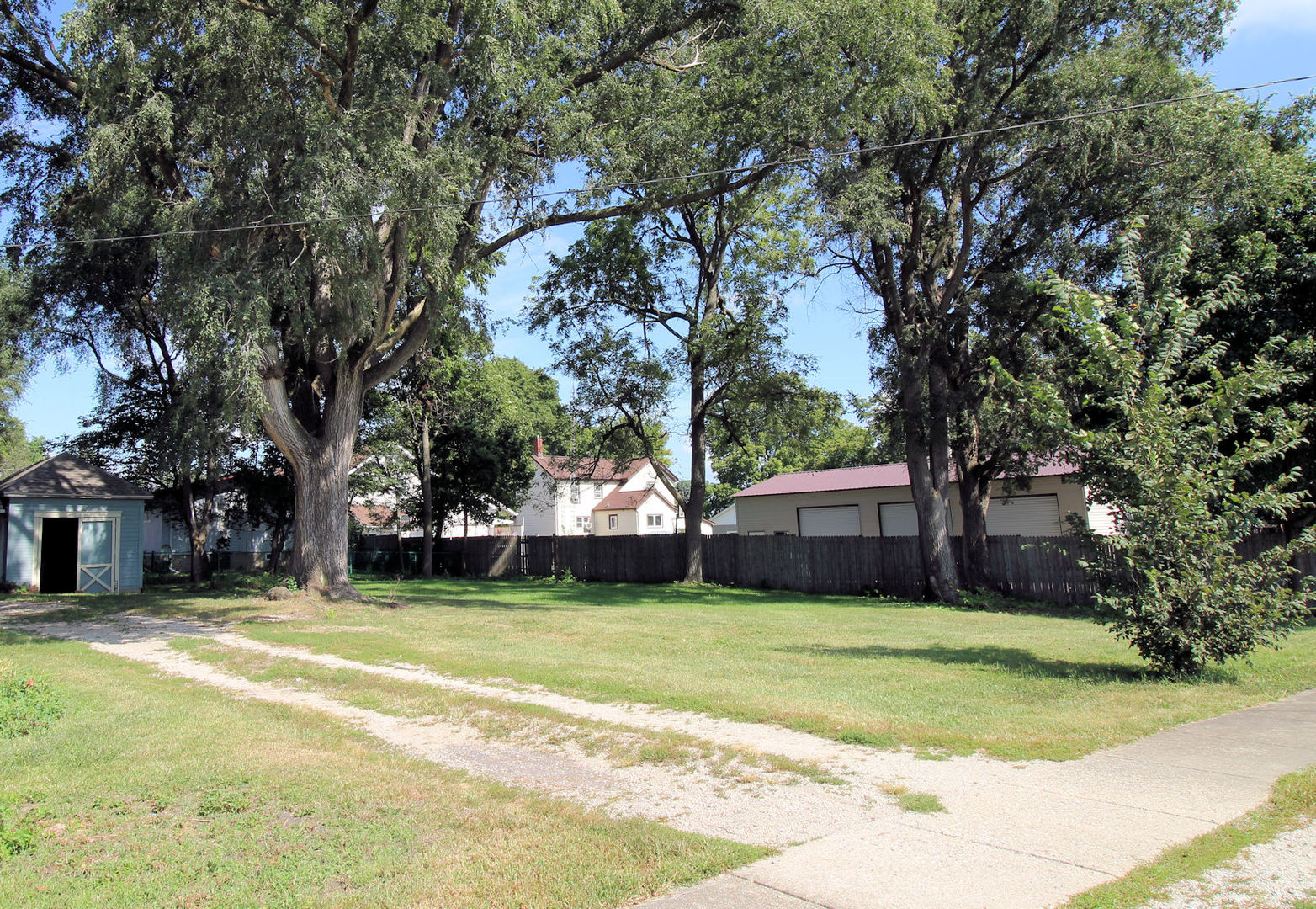 320 E Railroad Property Photo 31
