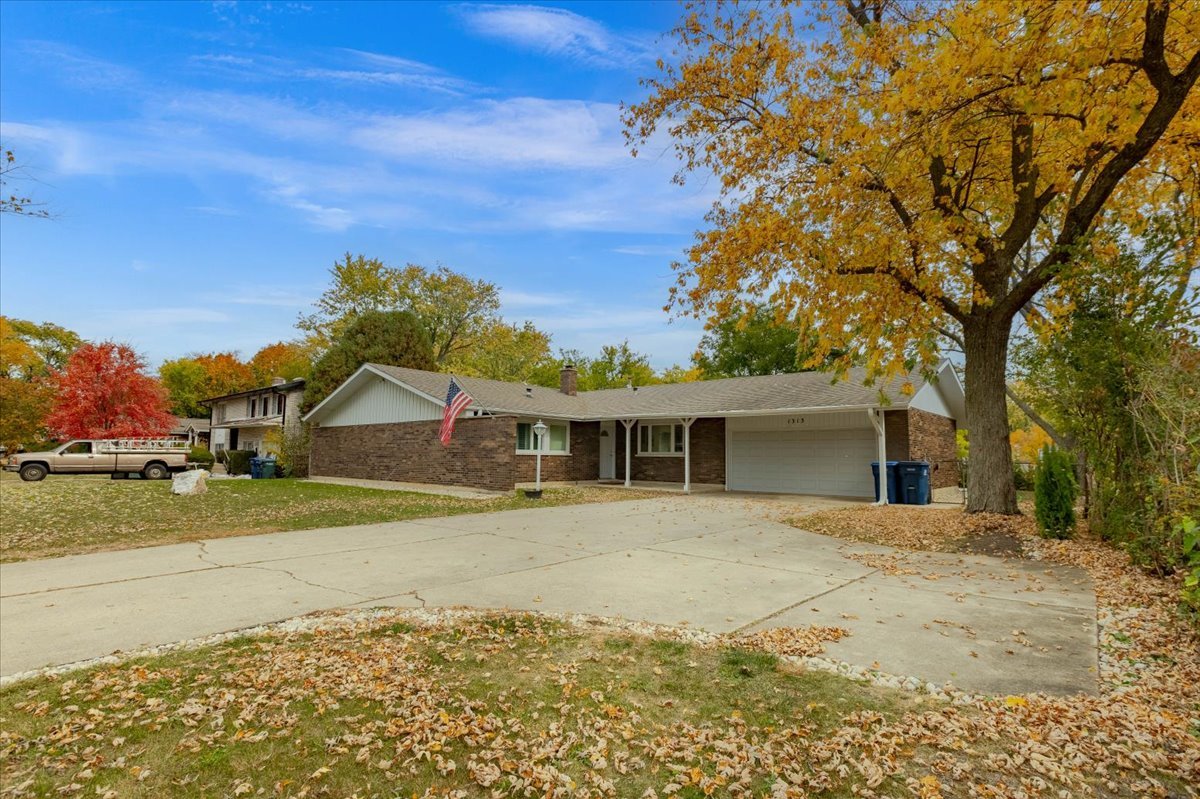 1313 Landwehr Road Property Photo 3