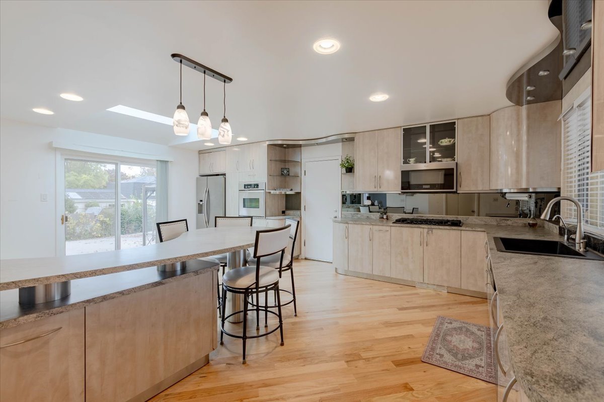 1313 Landwehr Road Property Photo 11