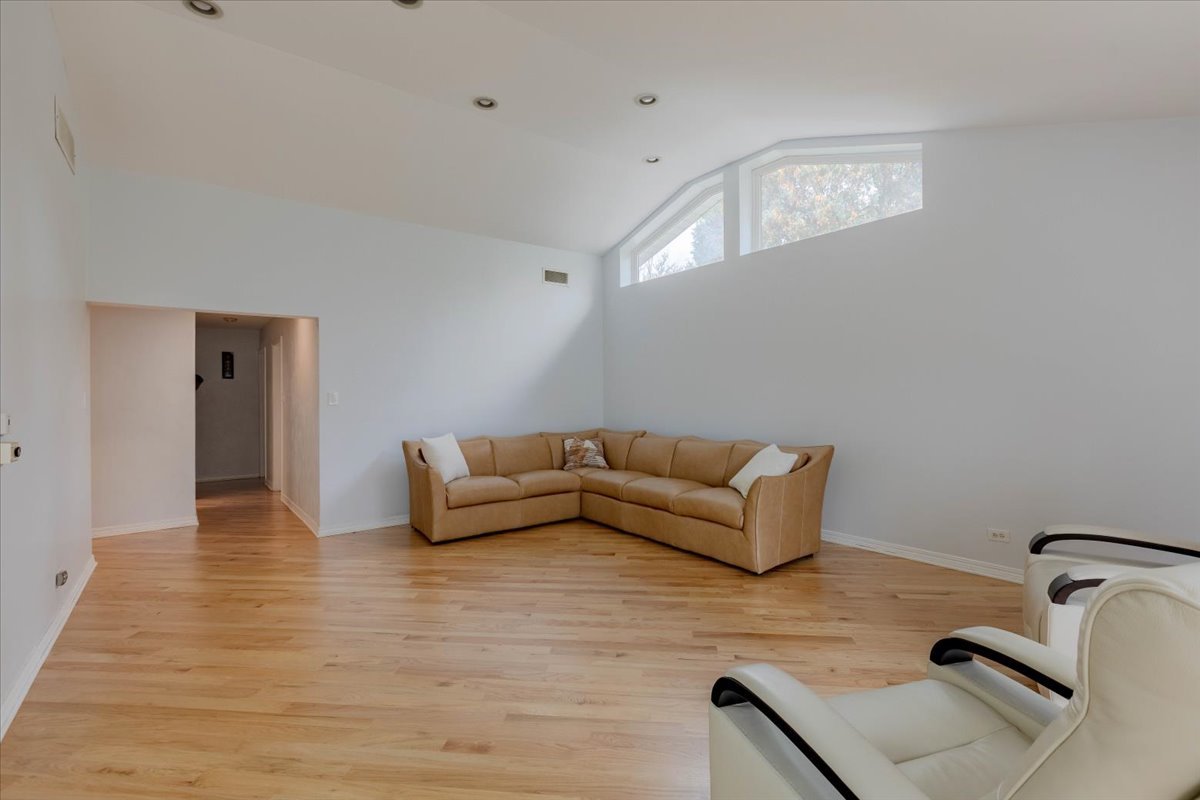 1313 Landwehr Road Property Photo 18