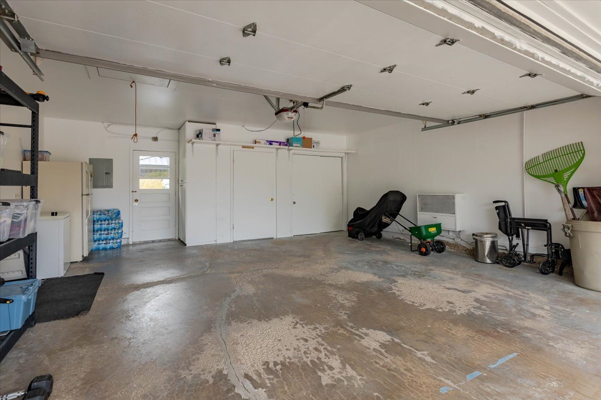 1313 Landwehr Road Property Photo 32