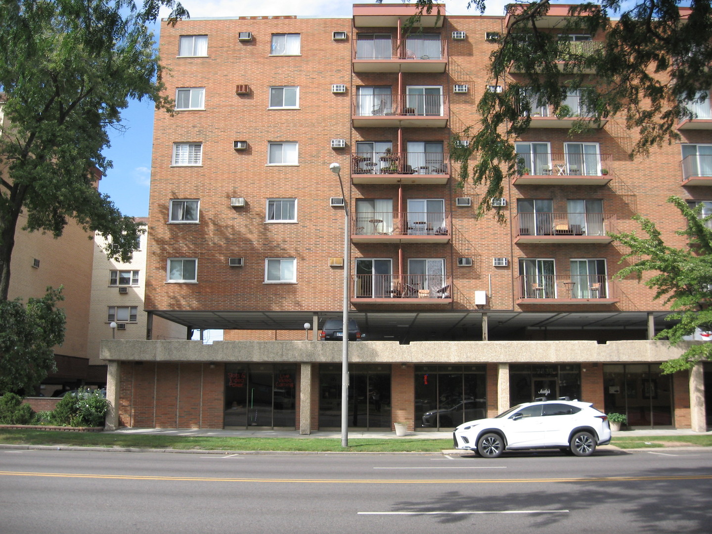 7830 W North Avenue 705 Property Photo 2