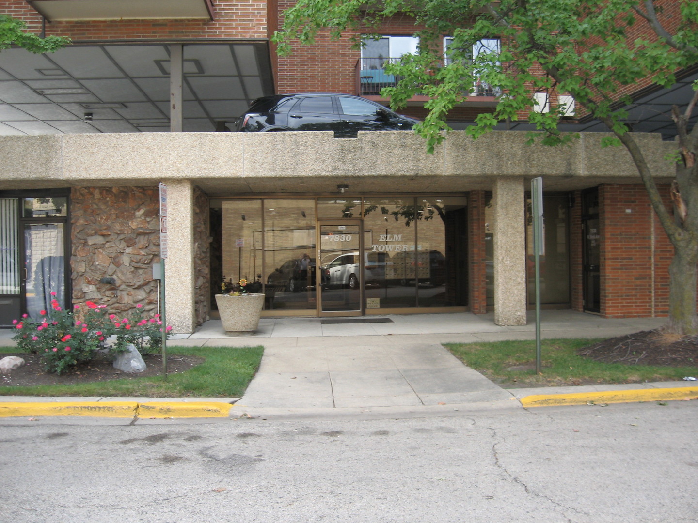 7830 W North Avenue 705 Property Photo 4