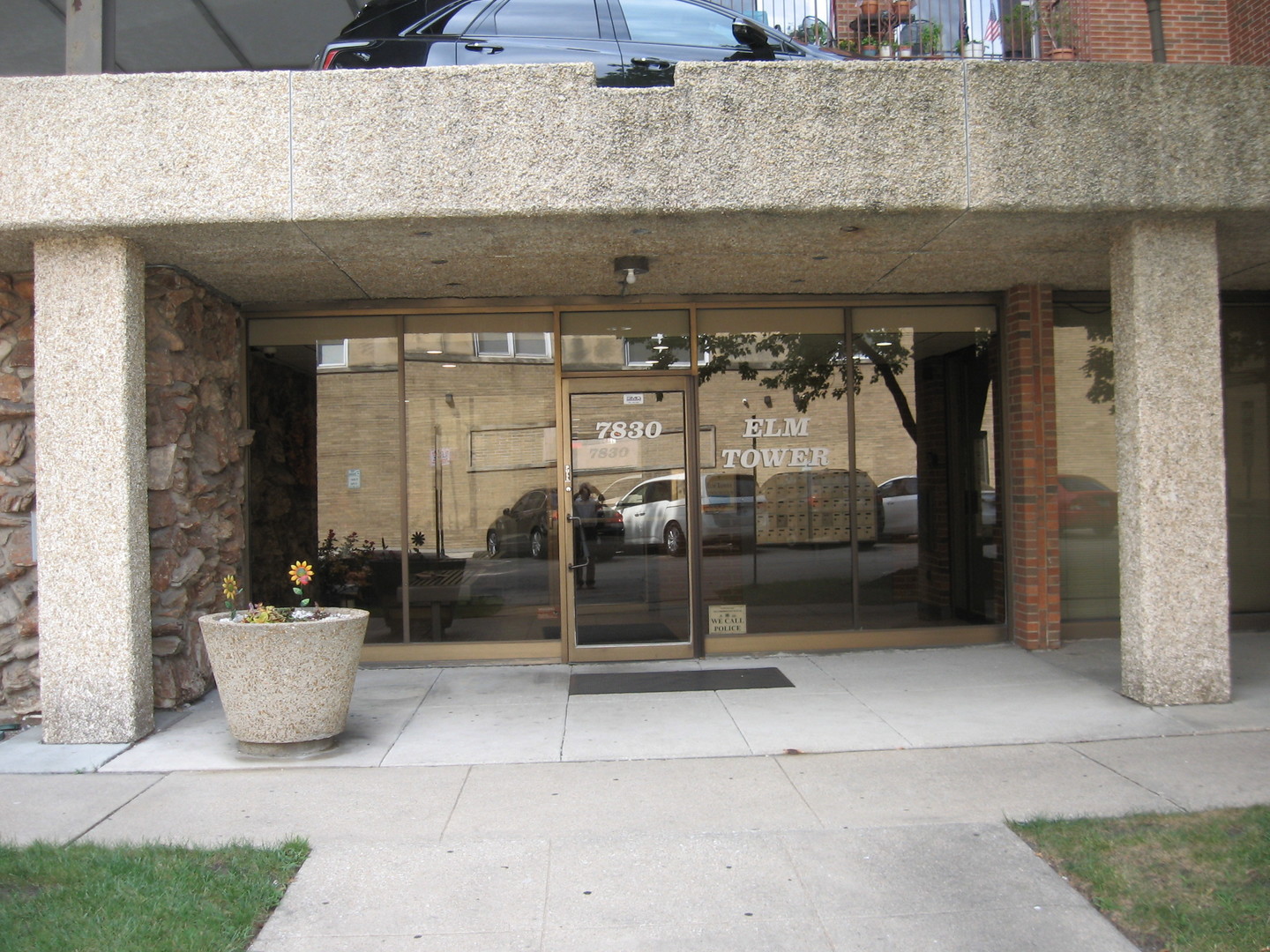 7830 W North Avenue 705 Property Photo 6