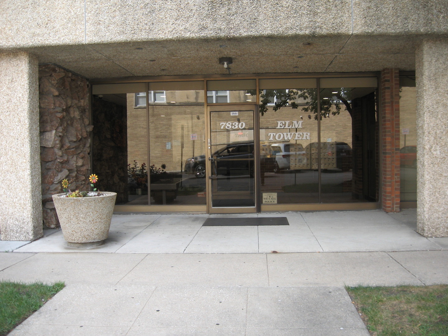 7830 W North Avenue 705 Property Photo 8
