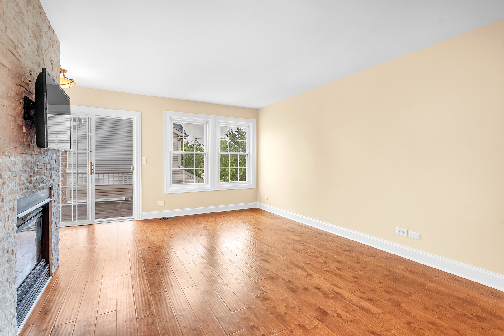 354 Ogden Falls Boulevard 354 Property Photo 16
