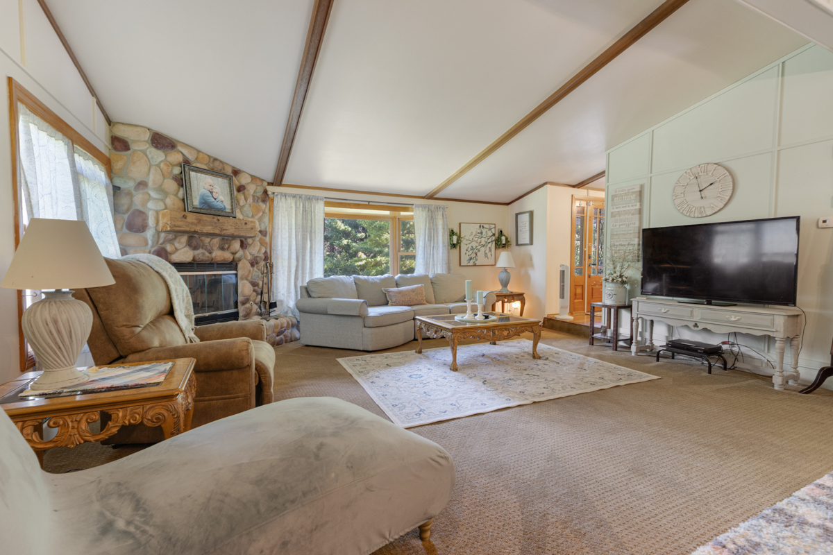 22201 Carmack Road Property Photo 4