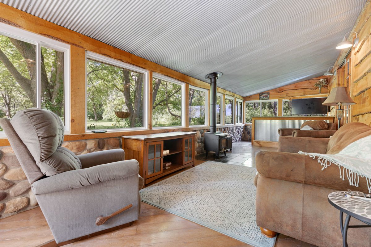 22201 Carmack Road Property Photo 12