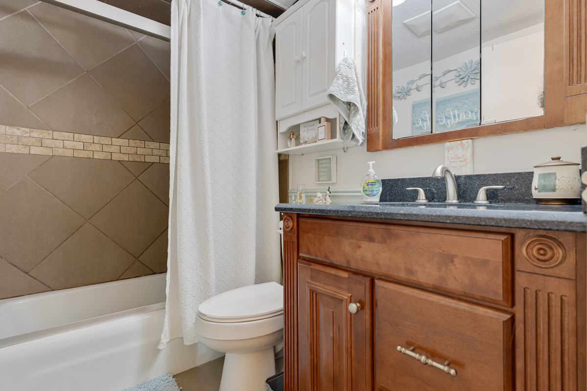 22201 Carmack Road Property Photo 15
