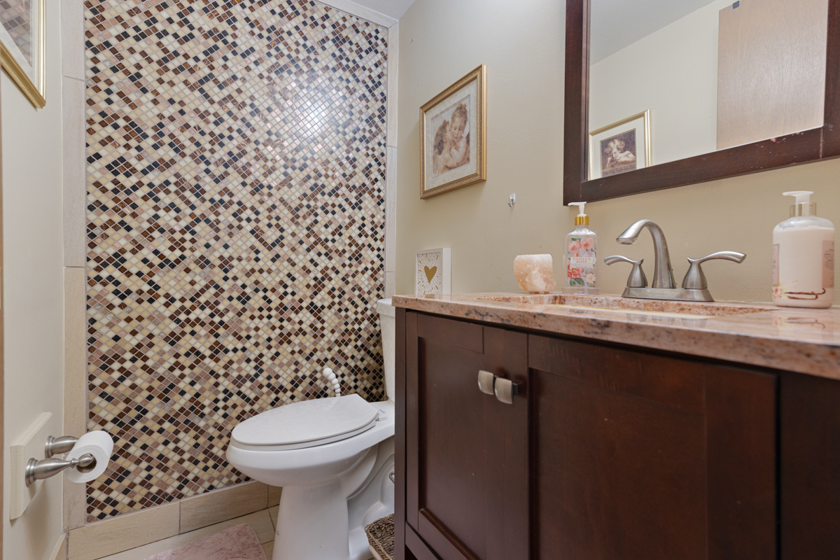 22201 Carmack Road Property Photo 17