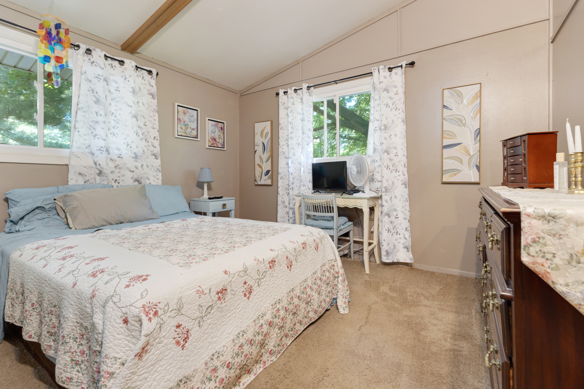 22201 Carmack Road Property Photo 18