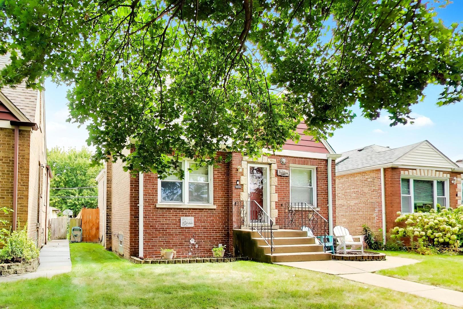 11449 S Fairfield Avenue Property Photo 2