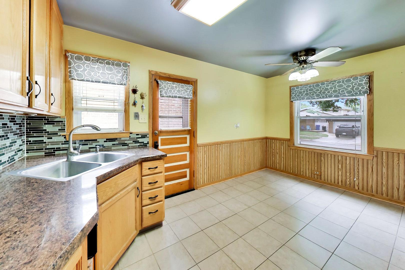 11449 S Fairfield Avenue Property Photo 13