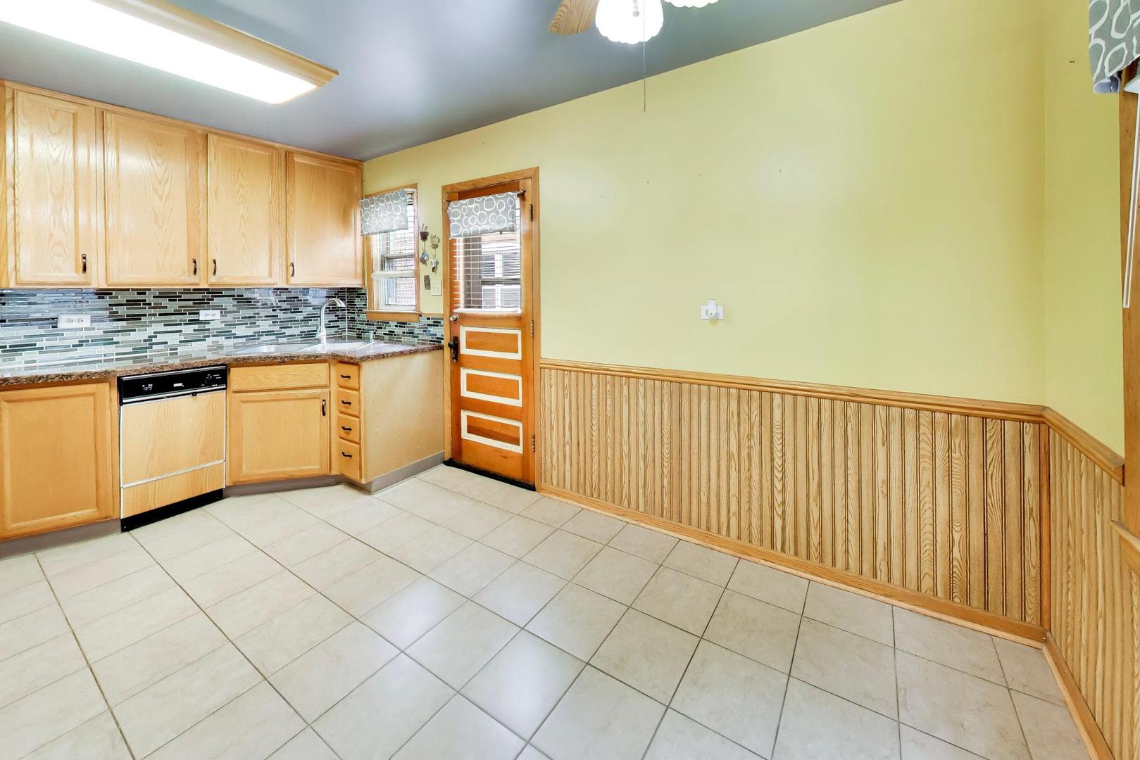 11449 S Fairfield Avenue Property Photo 14