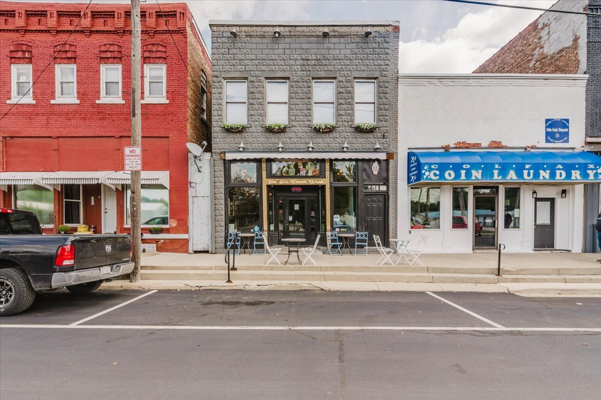 103 S Center Street Property Photo 1