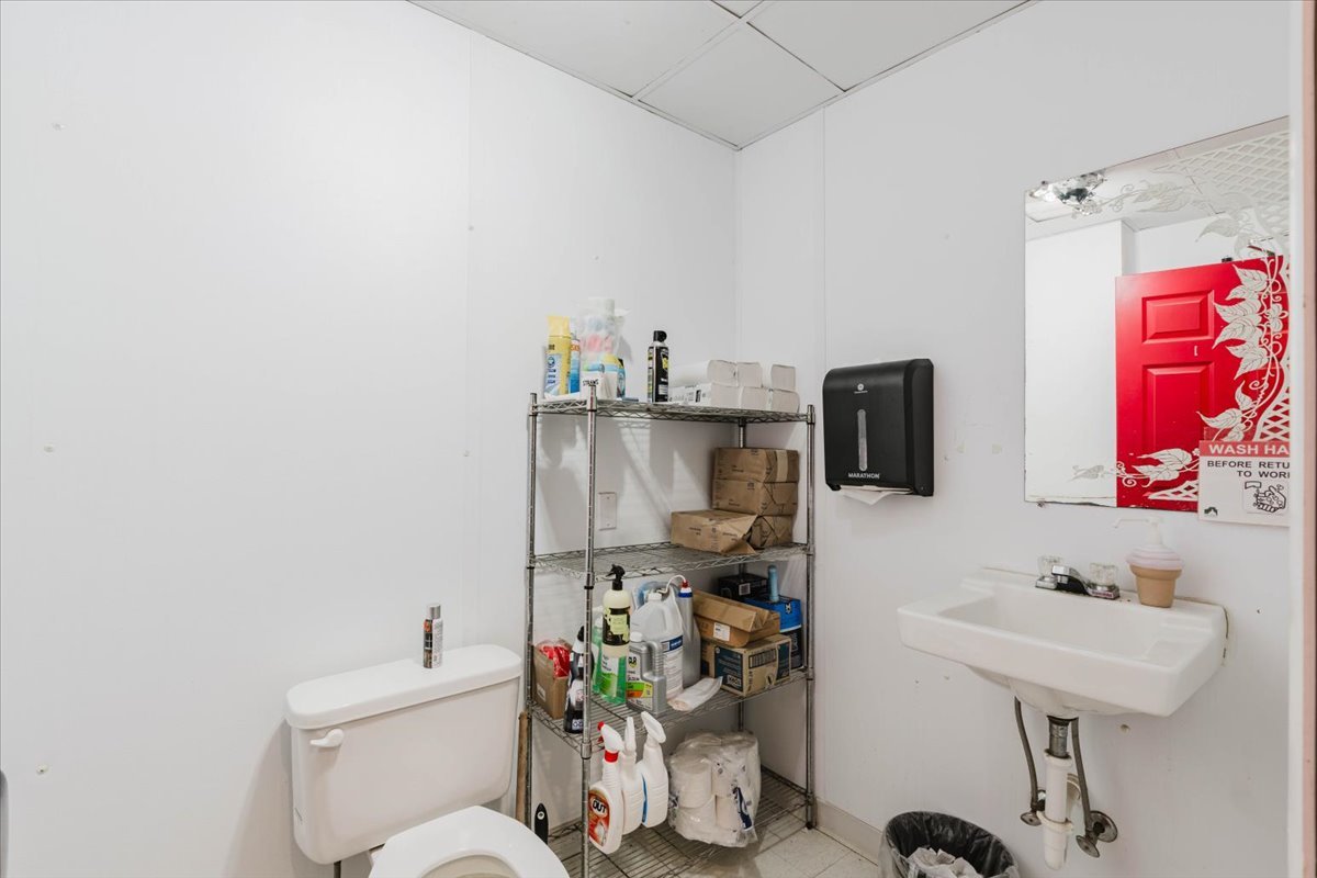 103 S Center Street Property Photo 18