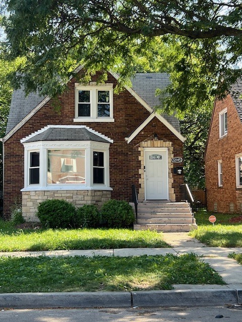 12145 S Perry Avenue Property Photo 1