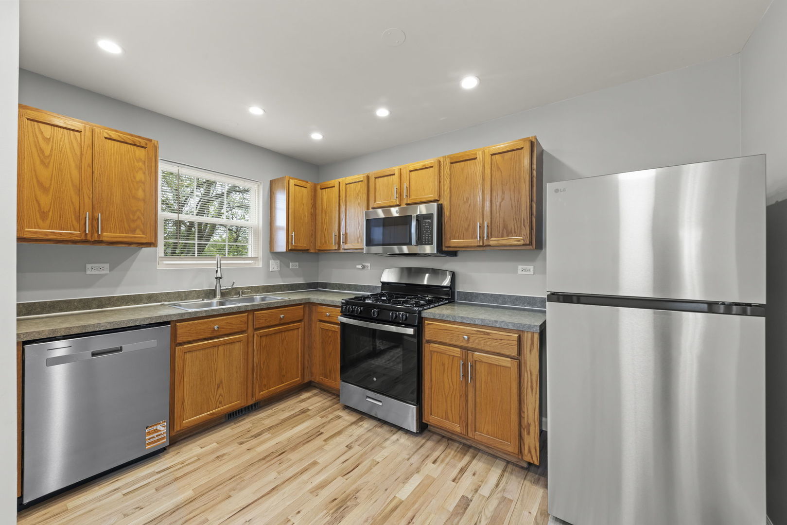 21544 Essex Drive Property Photo 3