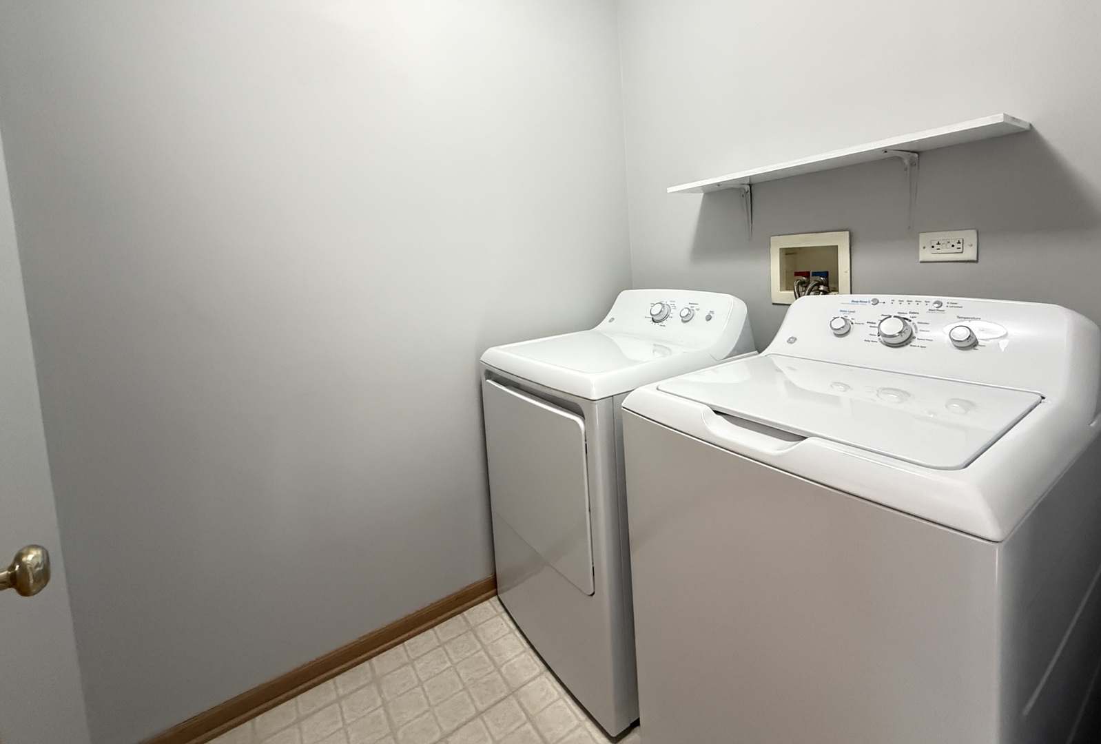 21544 Essex Drive Property Photo 14