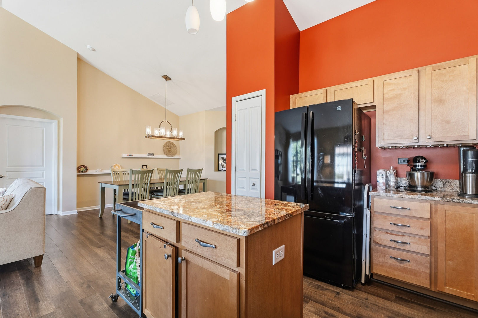 1119 Heathrow Lane Property Photo 6