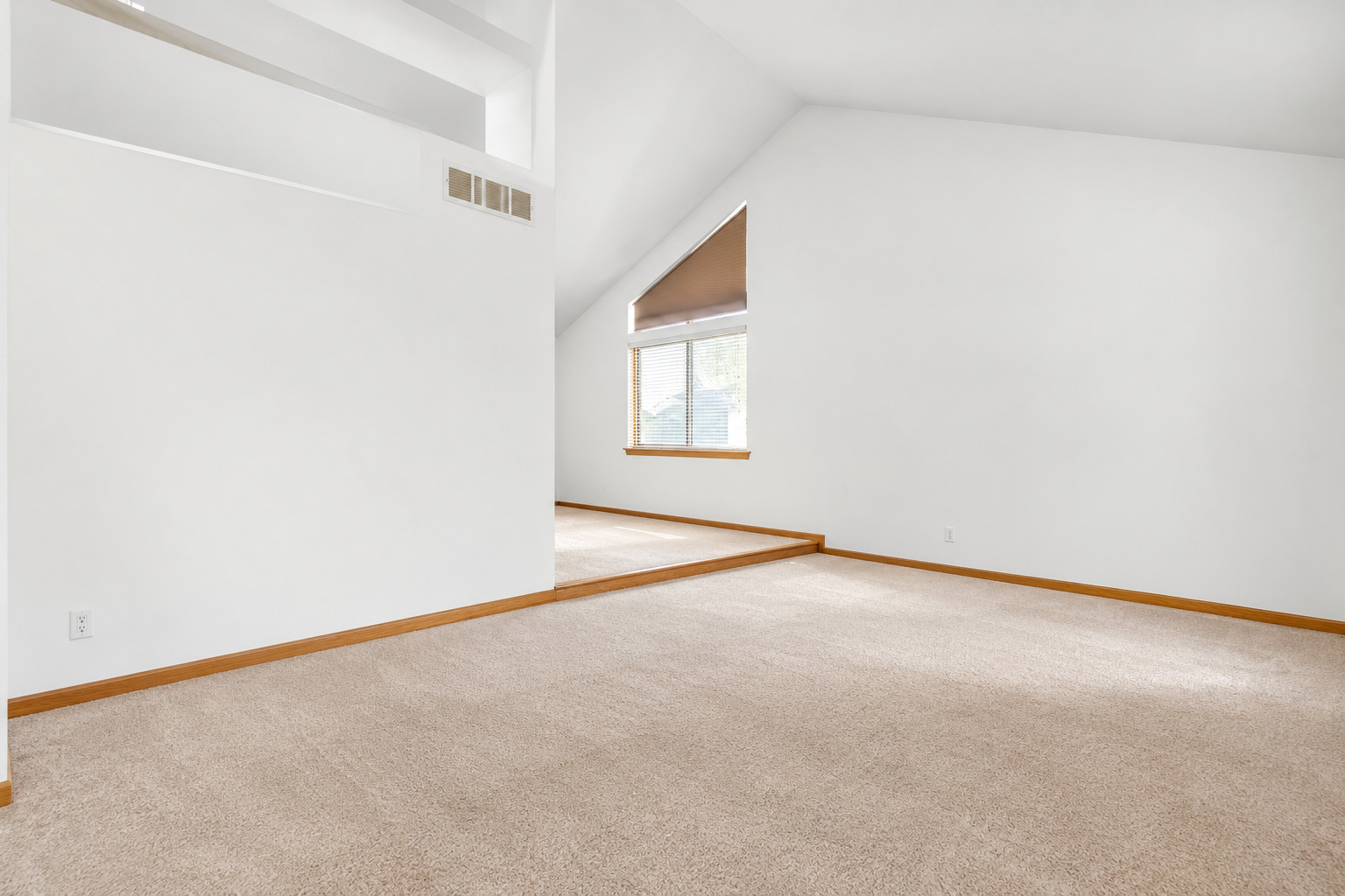 6035 Kathryn Lane Property Photo 4