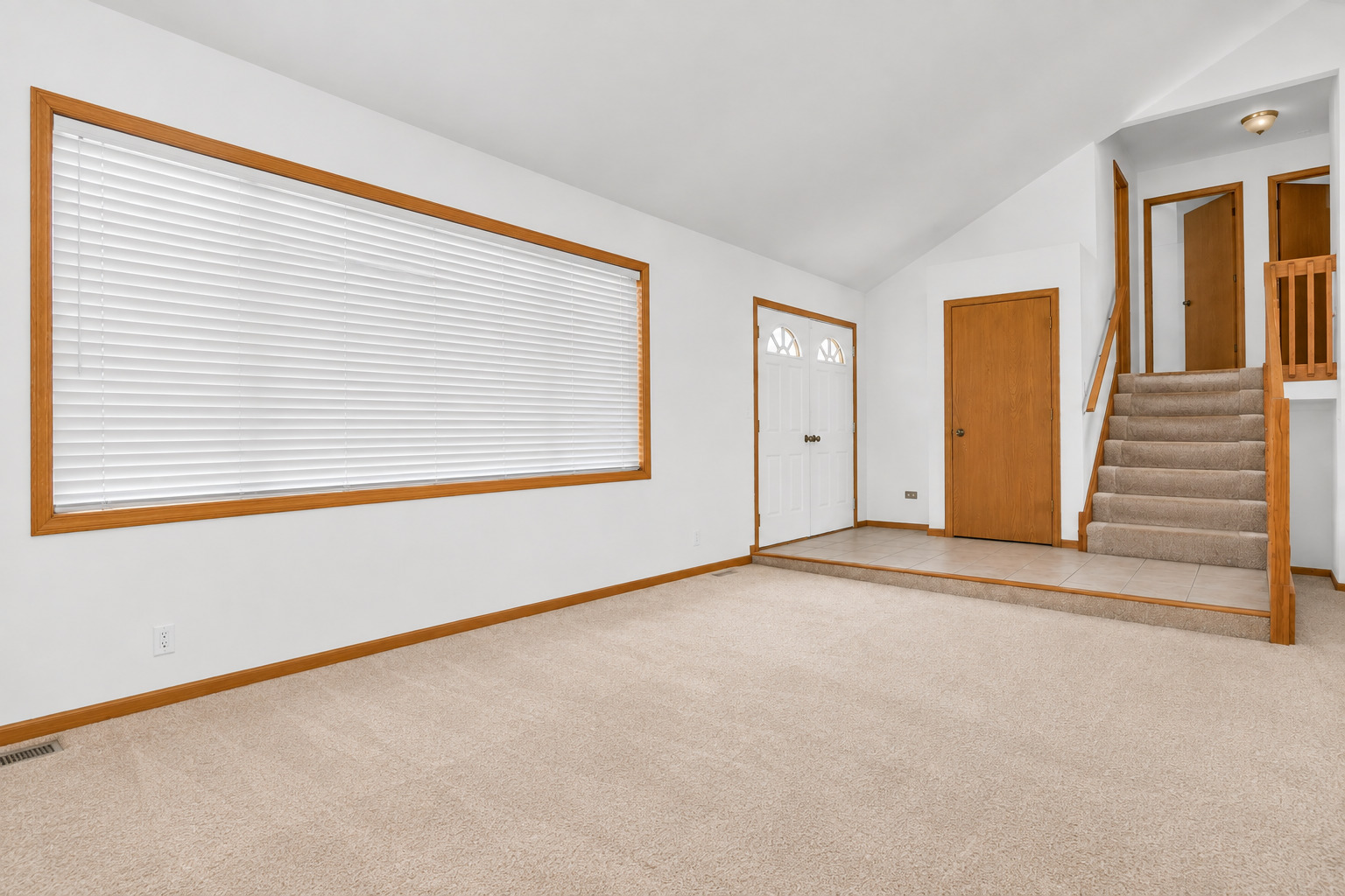 6035 Kathryn Lane Property Photo 5