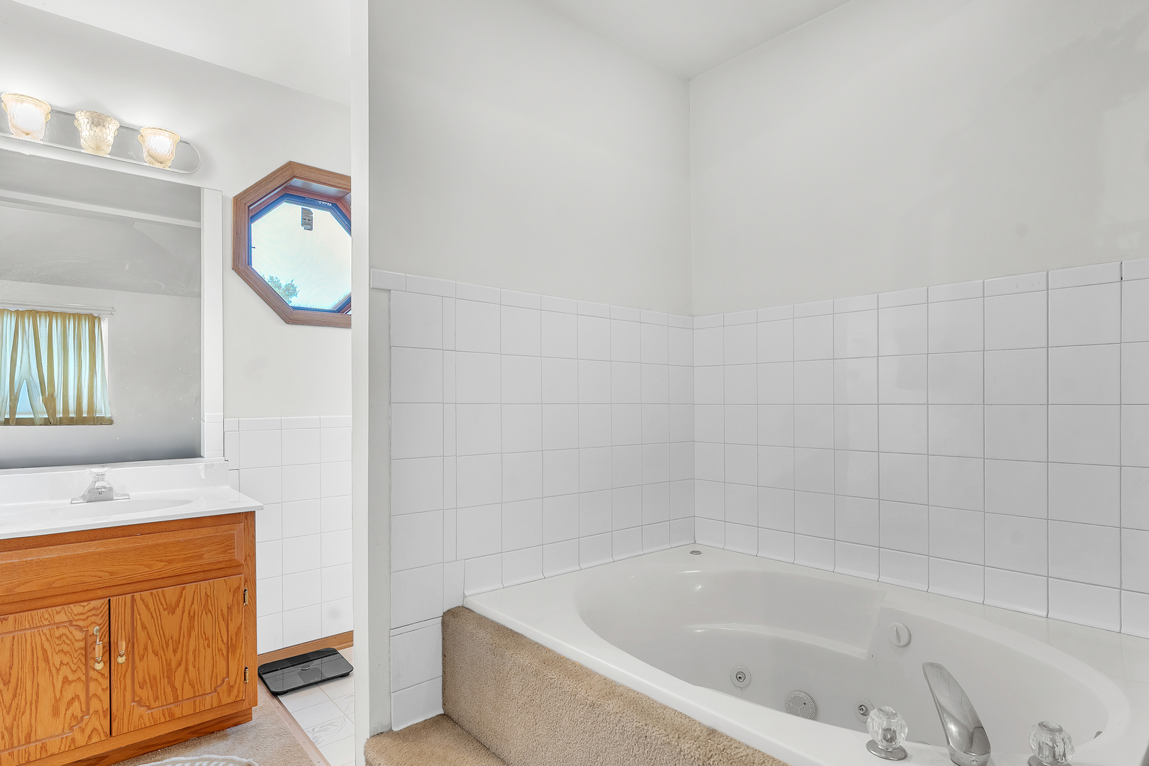 6035 Kathryn Lane Property Photo 11