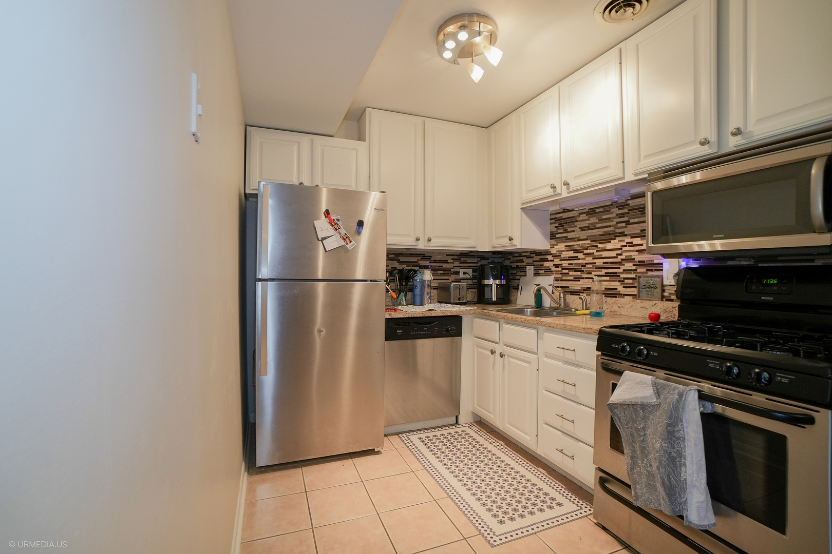 2201 N Cleveland Avenue 203 Property Photo 4