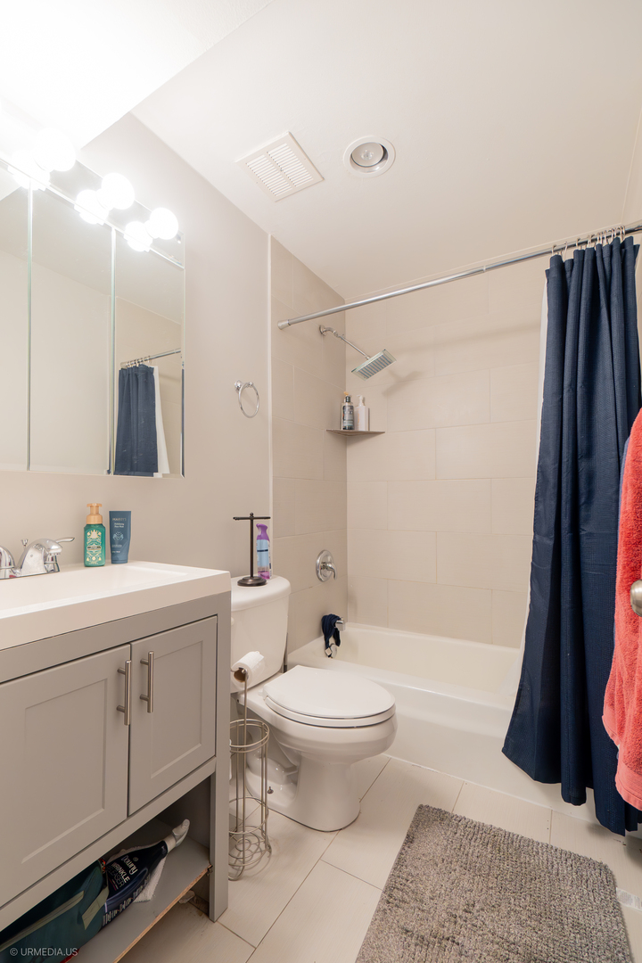 2201 N Cleveland Avenue 203 Property Photo 7