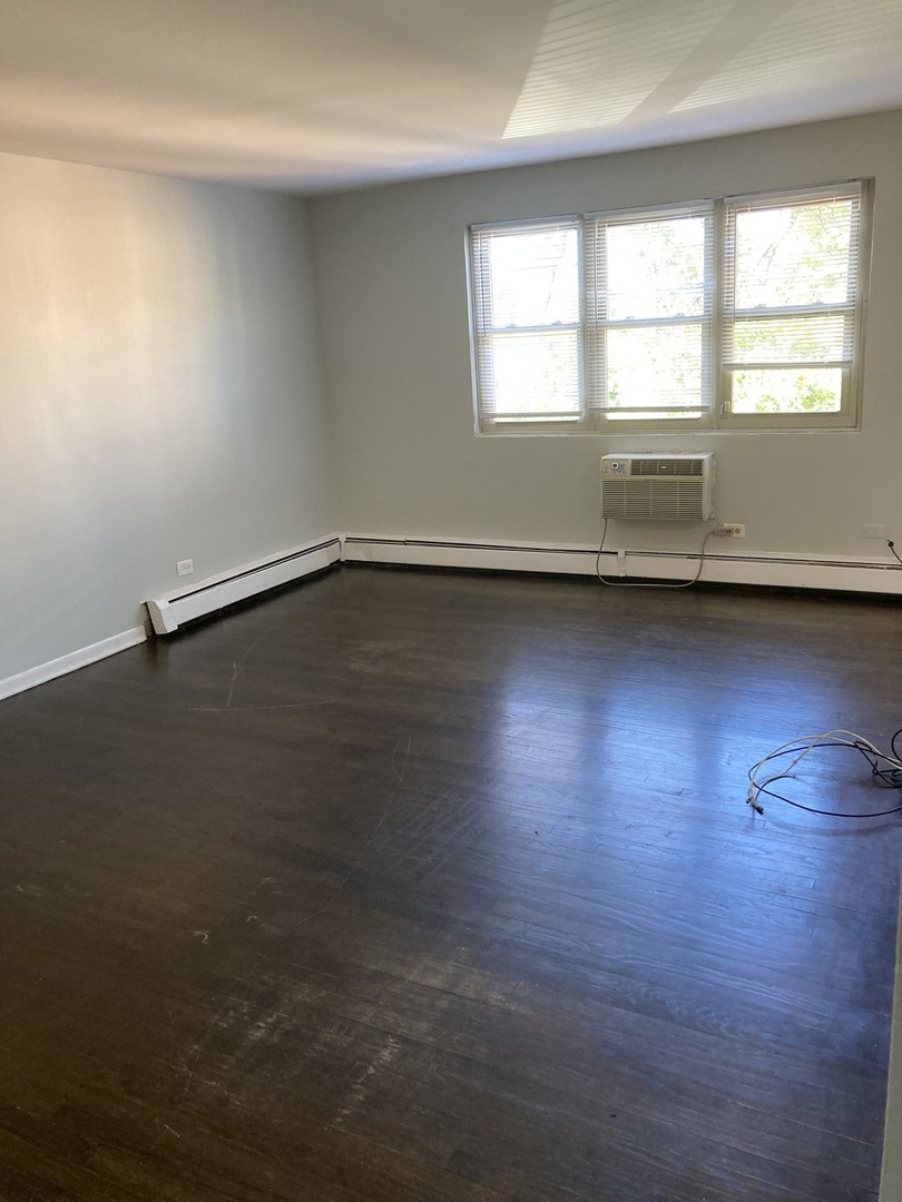 2420 W Berwyn Avenue 304 Property Photo 2