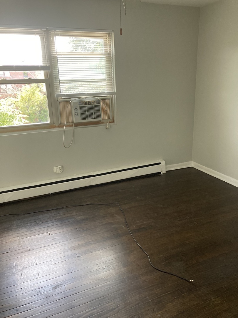 2420 W Berwyn Avenue 304 Property Photo 4