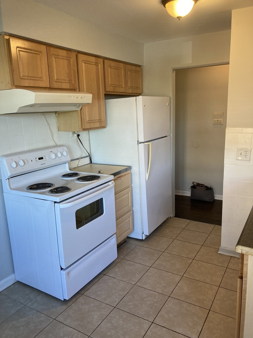 2420 W Berwyn Avenue 304 Property Photo 6