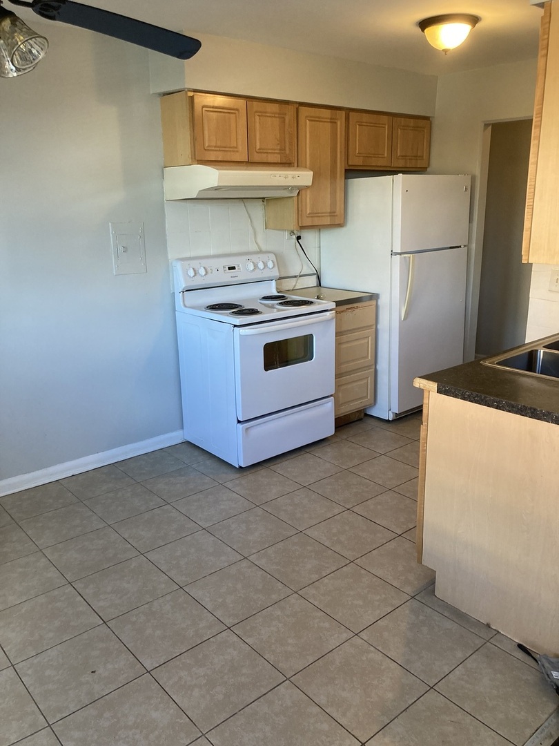 2420 W Berwyn Avenue 304 Property Photo 8