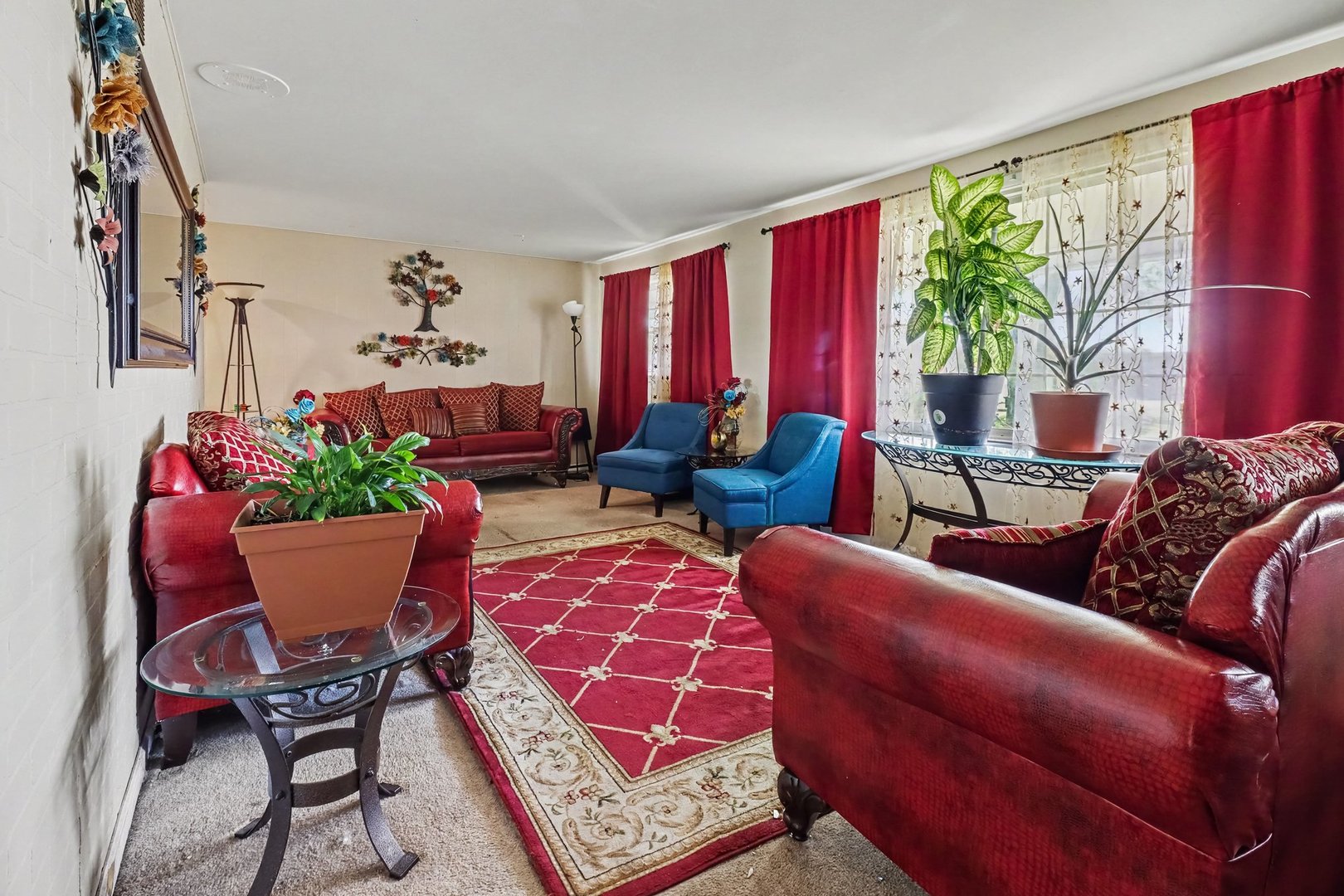 18650 Lee Street Property Photo 4