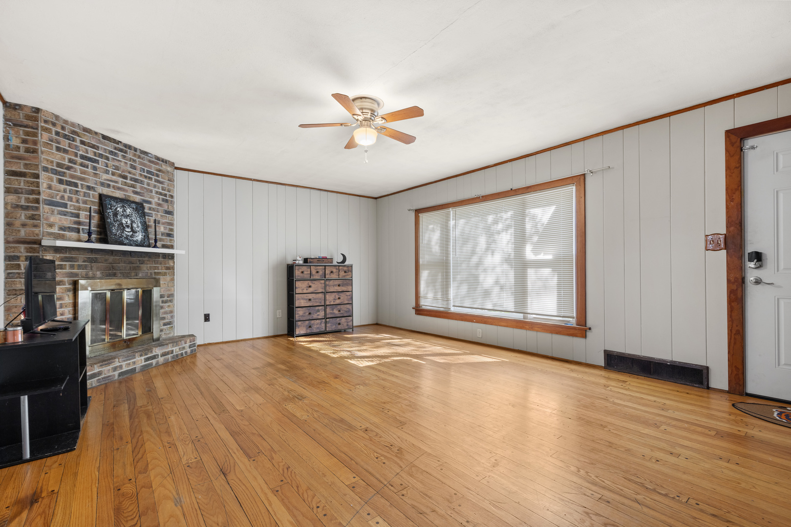 2422 Ridge Avenue Property Photo 2