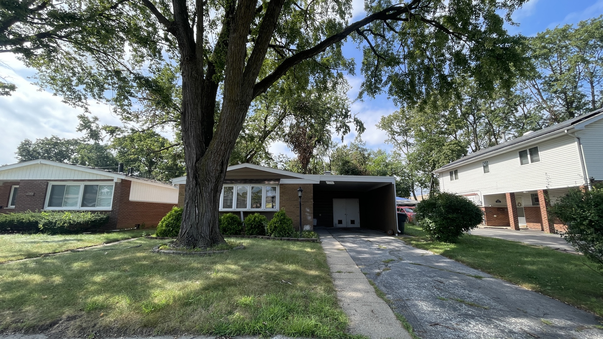 17210 Hawthorne Drive Property Photo 1